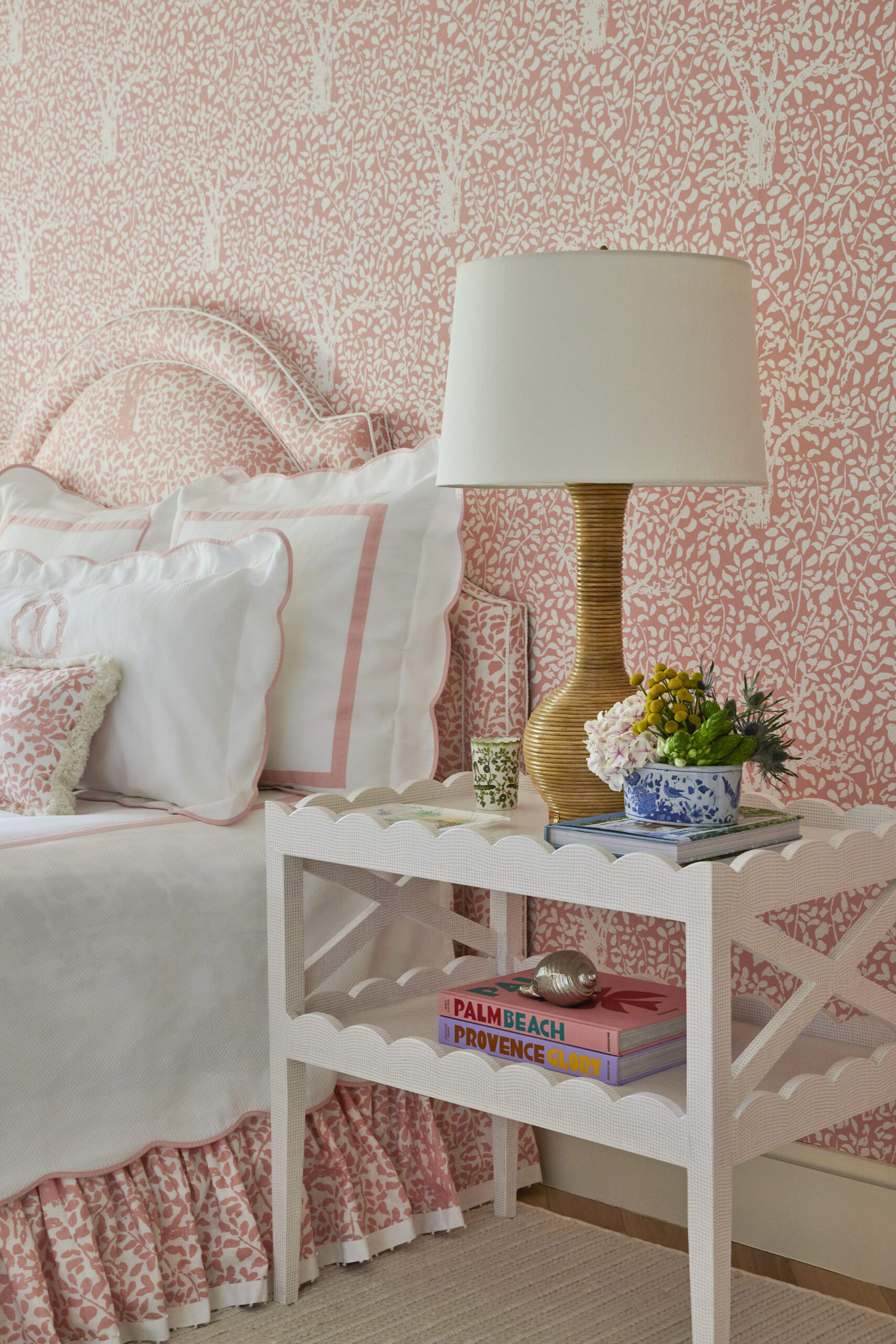 China Seas Arbre de Matisse Reverse wallpaper Arbre de Matisse bed Lisa Henderson Interiors photography Carmel Brantley
