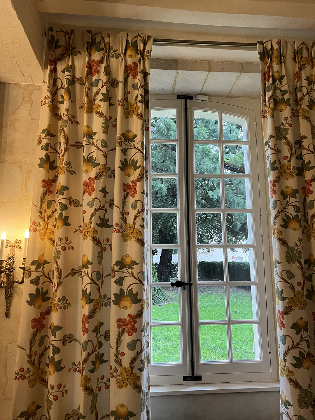 Le Notre Toile Charles Burger Instagram private home
